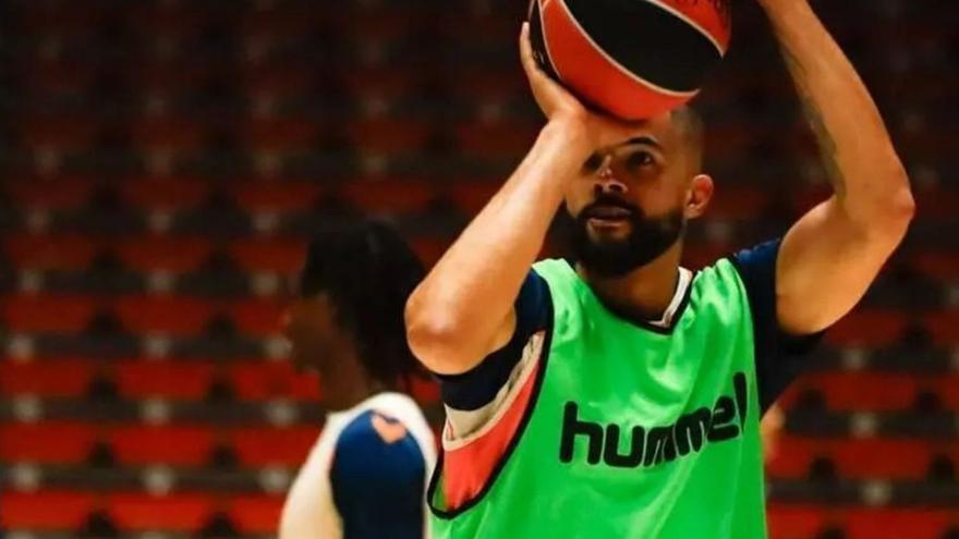 Examen en Kaunas con la plantilla al completo