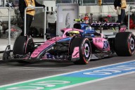 Noche lluviosa, pista delicada. Tras quedar último en la primera práctica, Colapinto afronta más ensayos en las calles de Las Vegas