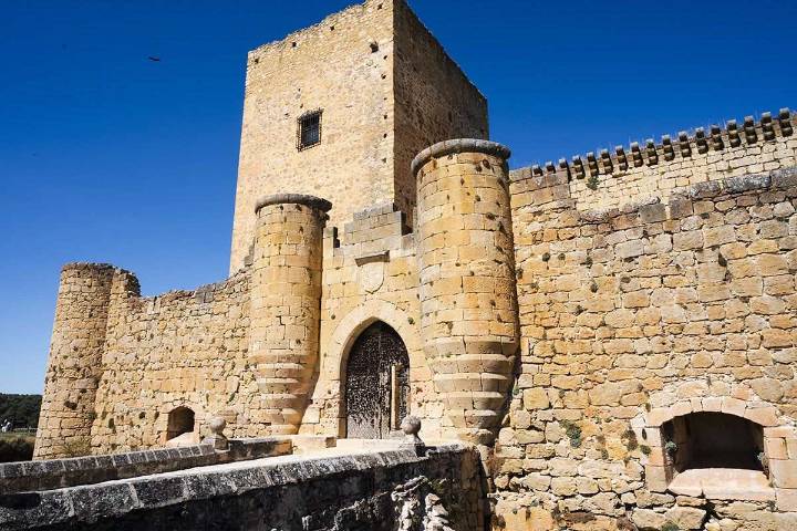 Así es el castillo que compró el castellanomanchego José Mota en uno de los pueblos más bonitos de España