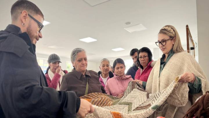 «La Colmena» lanza una pasarela de diseño de autor que rinde homenaje a la mujer campesina y a 40 artesanos cundinamarqueses