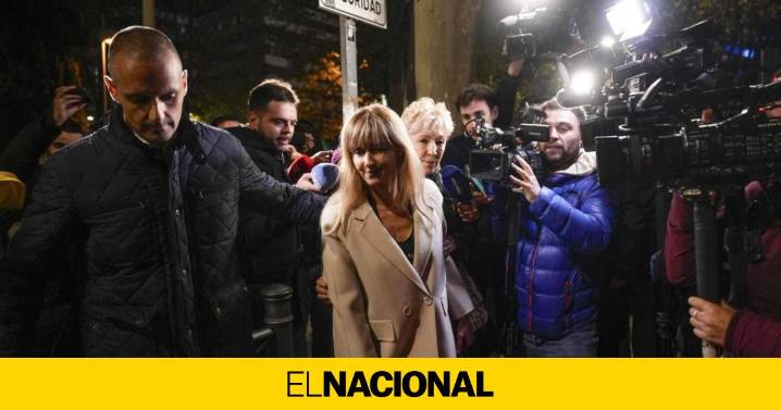 El juez Peinado levanta la imputación al alto cargo de Moncloa que ha declarado en el caso Begoña