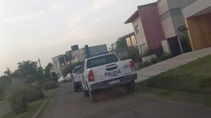 San Vicente: allanaron una casa en el country Santa Rita