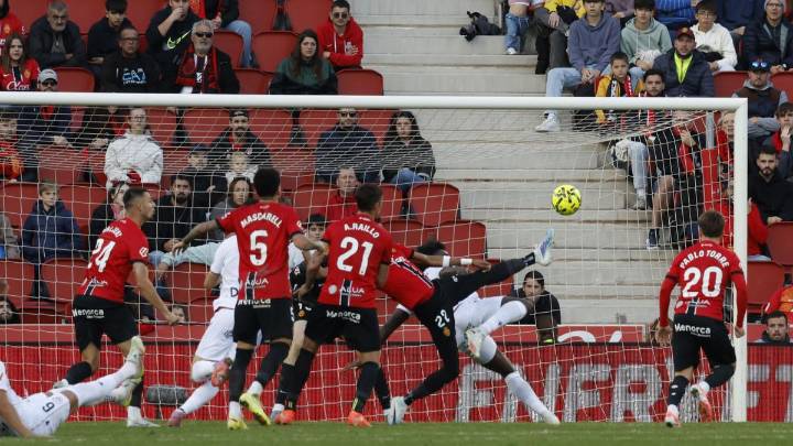 Un gol de Boyomo en el descuento rescata a Osasuna en Mallorca
