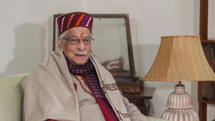 Welfare or vote buying? Murli Manohar Joshi slams distributing money in polls