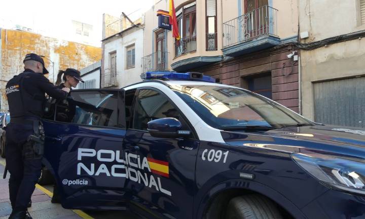 Detenido en Murcia un hombre por apuñalar gravemente a su madre en una vivienda del barrio de San Basilio