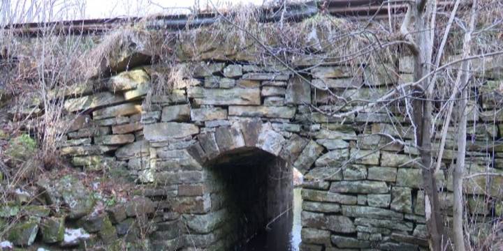 History buffs try to save stone culvert possibly used by War of 1812 soldiers