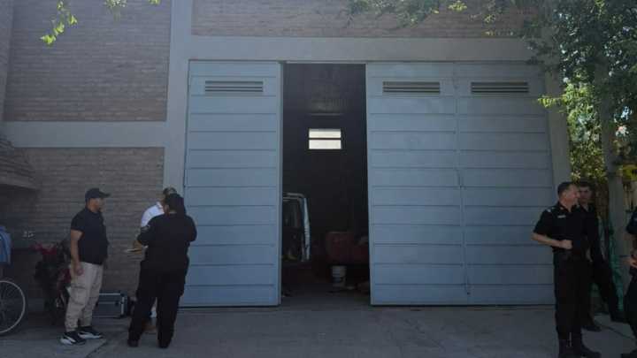 Fray Luis Beltrán: investigan la muerte de un hombre dentro de un galpón