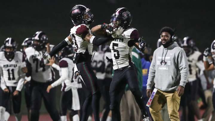 Halftime tweaks help Cedar Creek defense silence Holmdel’s Cannon in Group 3 semis