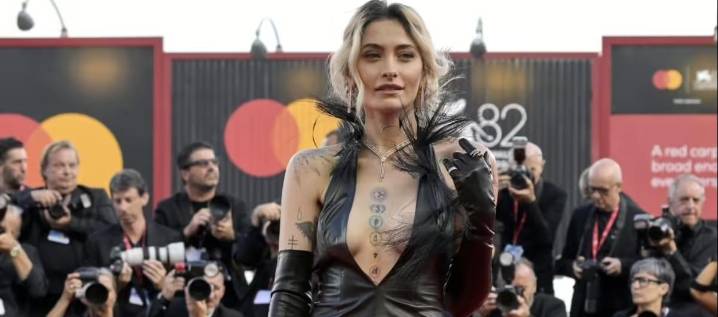 Paris Jackson revela que el consumo de drogas le ha perforado el tabique nasal