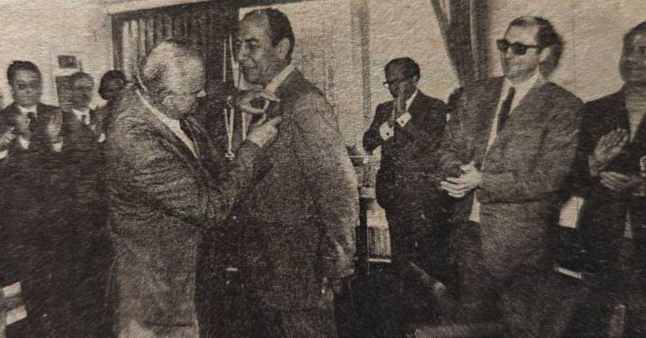 Historia en 4 tiempos | Se impuso la insignia de oro del Ateneo a Fole Vilar