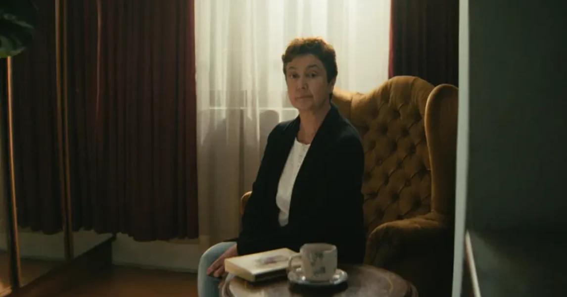 VIDEO| "Cuidando al cuidador": Paulina Urrutia protagoniza emotiva campaña de Conac para crear conciencia