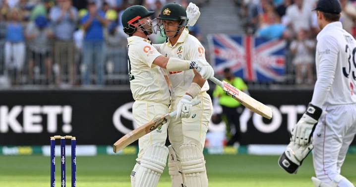 Ashes day 2: England humiliated by Australia after wicket controversy 