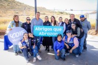 Continúa DIF Municipal entregando donaciones de “Abrigos que abrazan’
