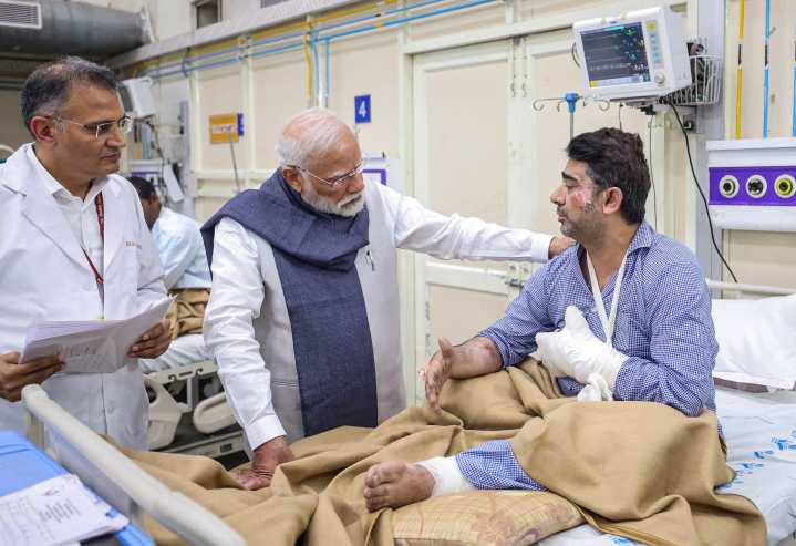 Modi Visits Red Fort Blast Survivors