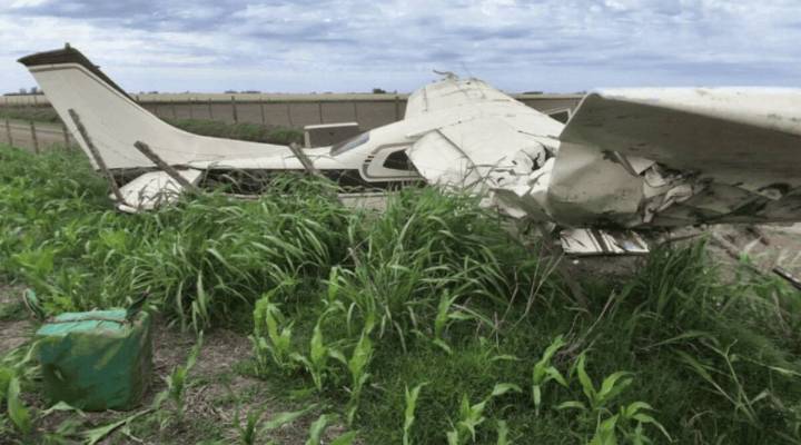 Un avión que llevaba cocaína se accidentó en un campo de Arequito