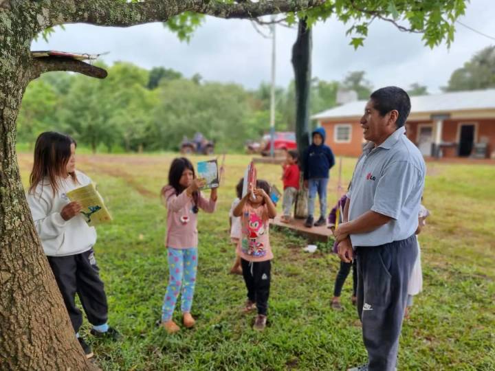 Lectura entre árboles: una década del programa que une naturaleza, comunidad y libros en Yabotí