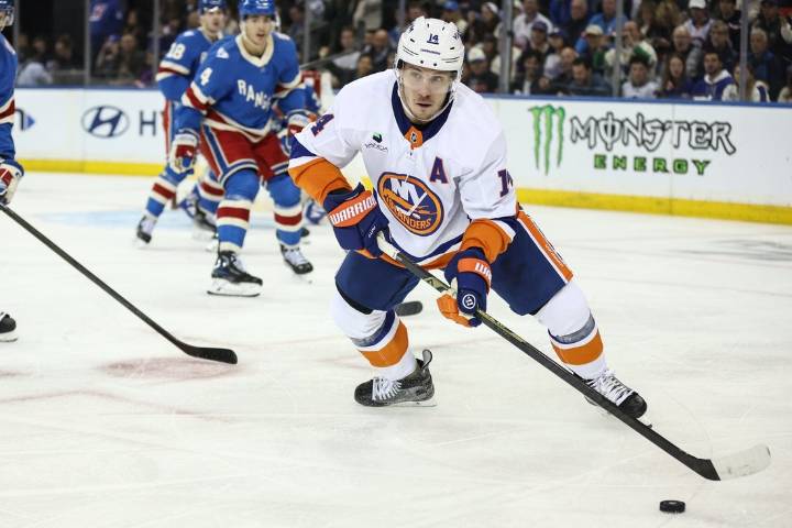 Deadspin | Islanders' Bo Horvat stars as Rangers blanked again at home