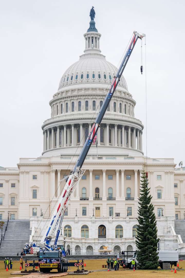 FBI seeks interviews with Democratic lawmakers who urged US troops to defy illegal orders