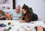 Tararaina recupera saberes de antaño como reciclar, coser y remendar textiles