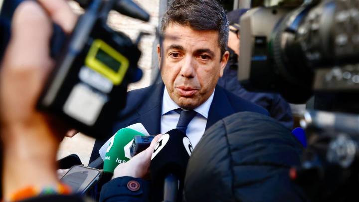 Mazón asegura que fue andando del aparcamiento al Palau el 29-O y no aclara la hora de llegada