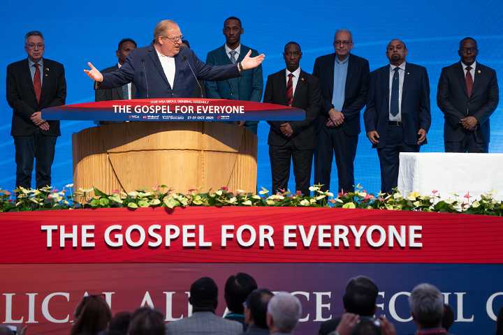 Rick Warren lists 7 purposes of communion, the Bible's warning