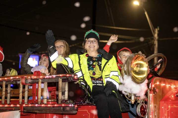 Parade of Lights, A Glorious Christmas: 9 ...