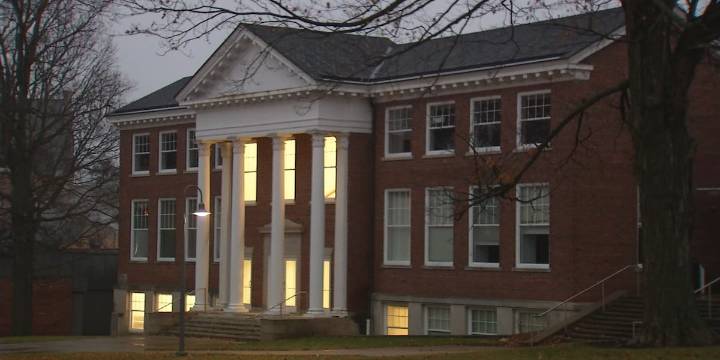 Cornell College eliminates music, language programs