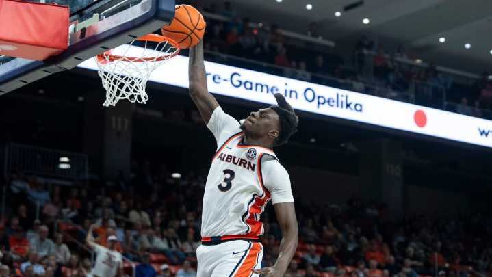 Auburn vs. Oregon odds, picks and predictions