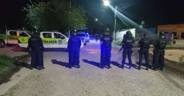 Noche de terror: vecinos incendiaron la casa del acusado de matar a la nena de 7 años