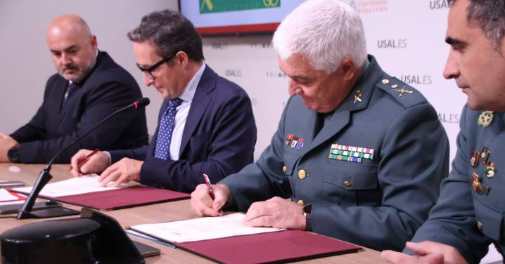 Firma de el protocolo general de actuación en materia de formación e investigación