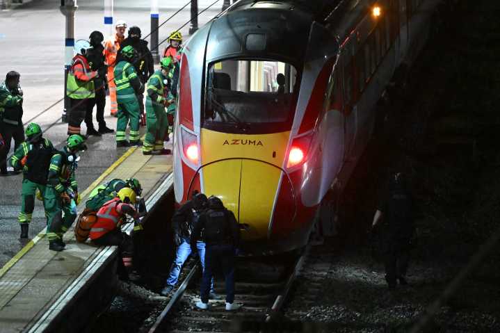 UK: 10 people in Hospital After Train Stabbing Attack