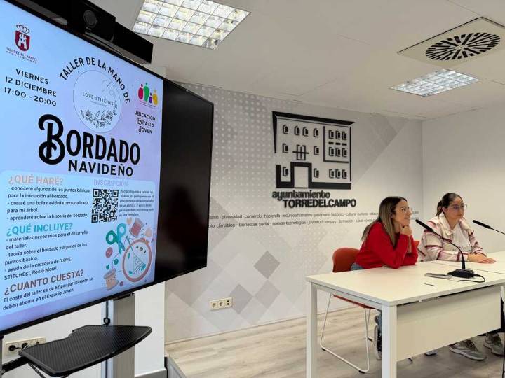 Torredelcampo ofrece un taller de bordado navideño para jóvenes