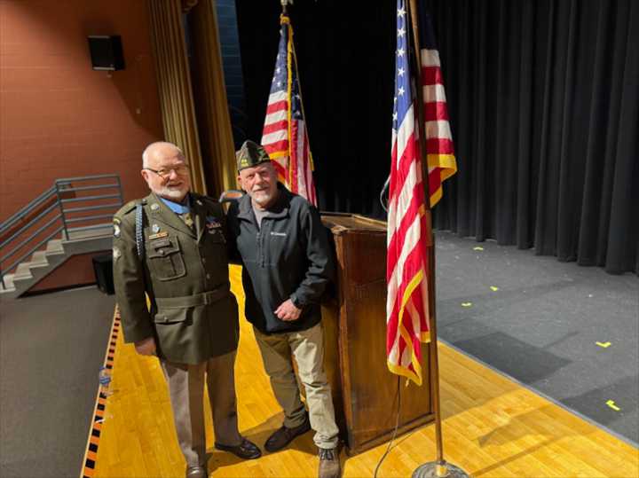 Local Medal of Honor recipient visits Springfield High School