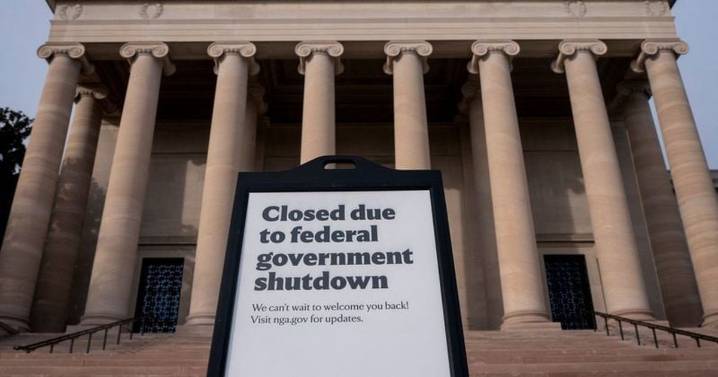 U.S. Senate advances bill to end federal shutdown