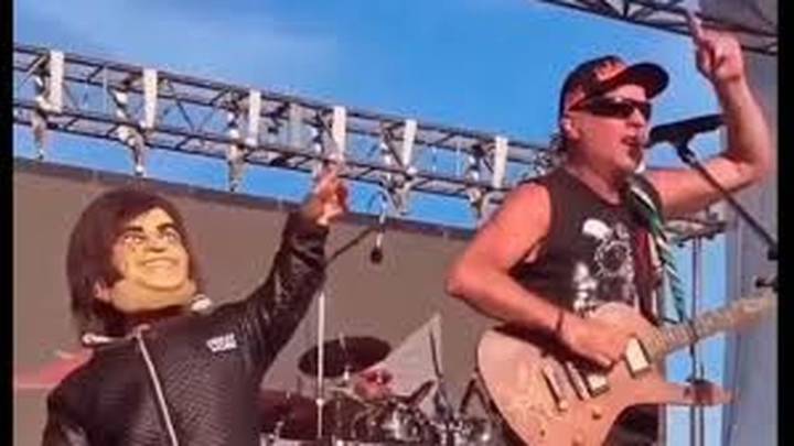 La Renga llevó a "Milei" al escenario y avivó el cruce por "Panic Show"