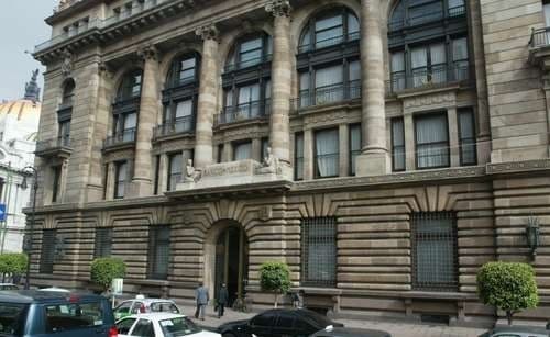 Banxico: entre enero y septiembre, flujo de remesas tuvo una caída anual de 5%