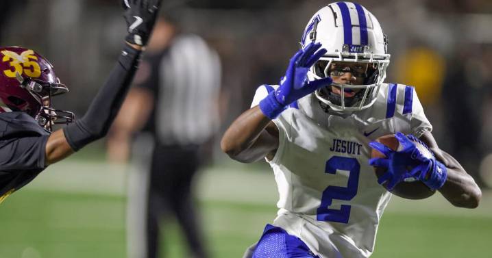 Recap the big games in the New Orleans area from Round 1 of the 2025 preps football playoffs