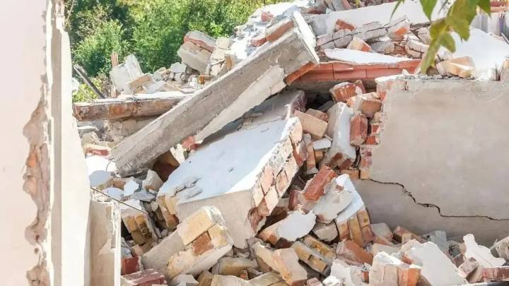 Mumbai LIVE: Balcony collapses in Thane, 30 rescued after being trapped