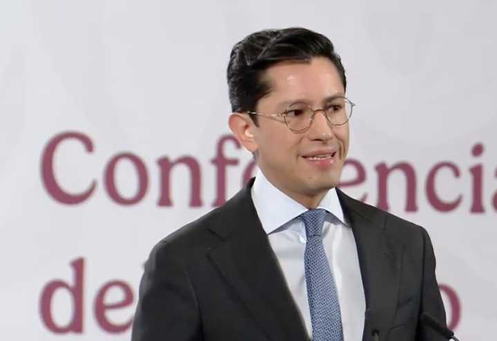 México reitera su tradición de asilo político y rechaza el rompimiento diplomático con Perú.