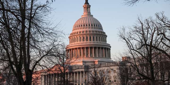 La Cámara de Representantes de EEUU se prepara para votar y poner fin al cierre de gobierno más largo en la historia del país