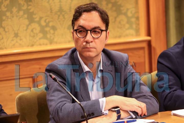 El PP denuncia la puerta rota del campo de Tiradores Altos