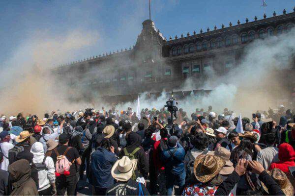 Golpearon e incomunicaron a jóvenes detenidos en marcha de Generación Z en CDMX, denuncian familiares