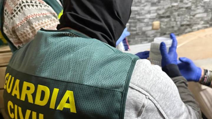 La Guardia Civil multará por no llevar este accesorio 'obligatorio' en la guantera y revisará otros elementos