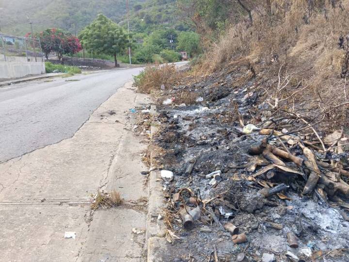 Voz Comunitaria | Fallas en recolección de basura y falta de agua complica la vida de residentes de Terrazas de Pozuelos