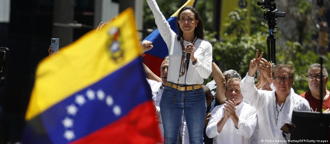 Acusa María Corina Machado a Maduro de guerra y agradece a Trump por ataques