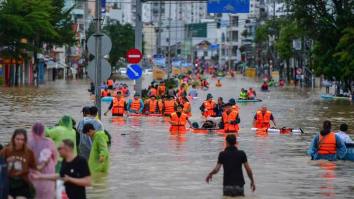 Aumenta el número de fallecidos por las fuertes inundaciones en Vietnam