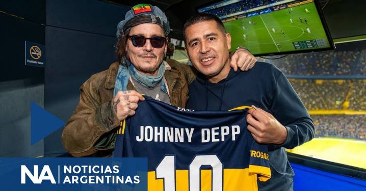Johnny Depp, presente en la Bombonera para ver a Boca: se llevó una camiseta de regalo