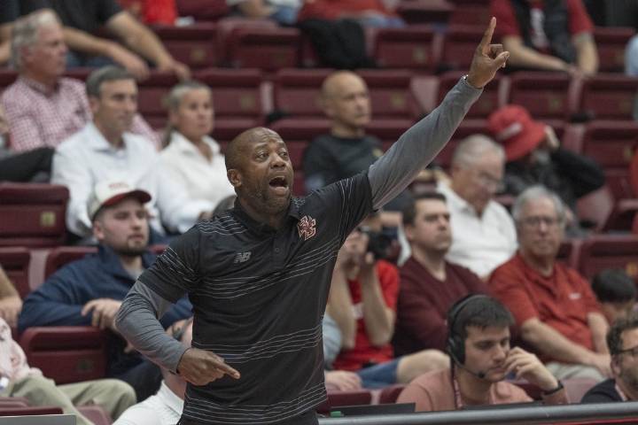 Deadspin | Neighbors Boston College, Harvard on mission to snap short skids