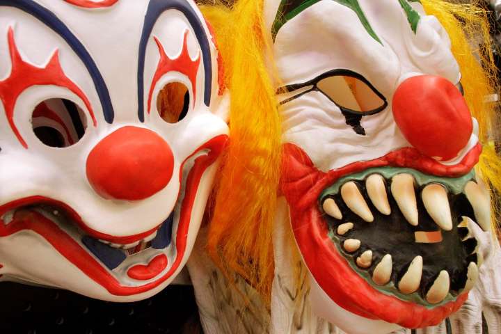 Denuncian uso de máscaras de Halloween por agentes de ICE en Los Ángeles