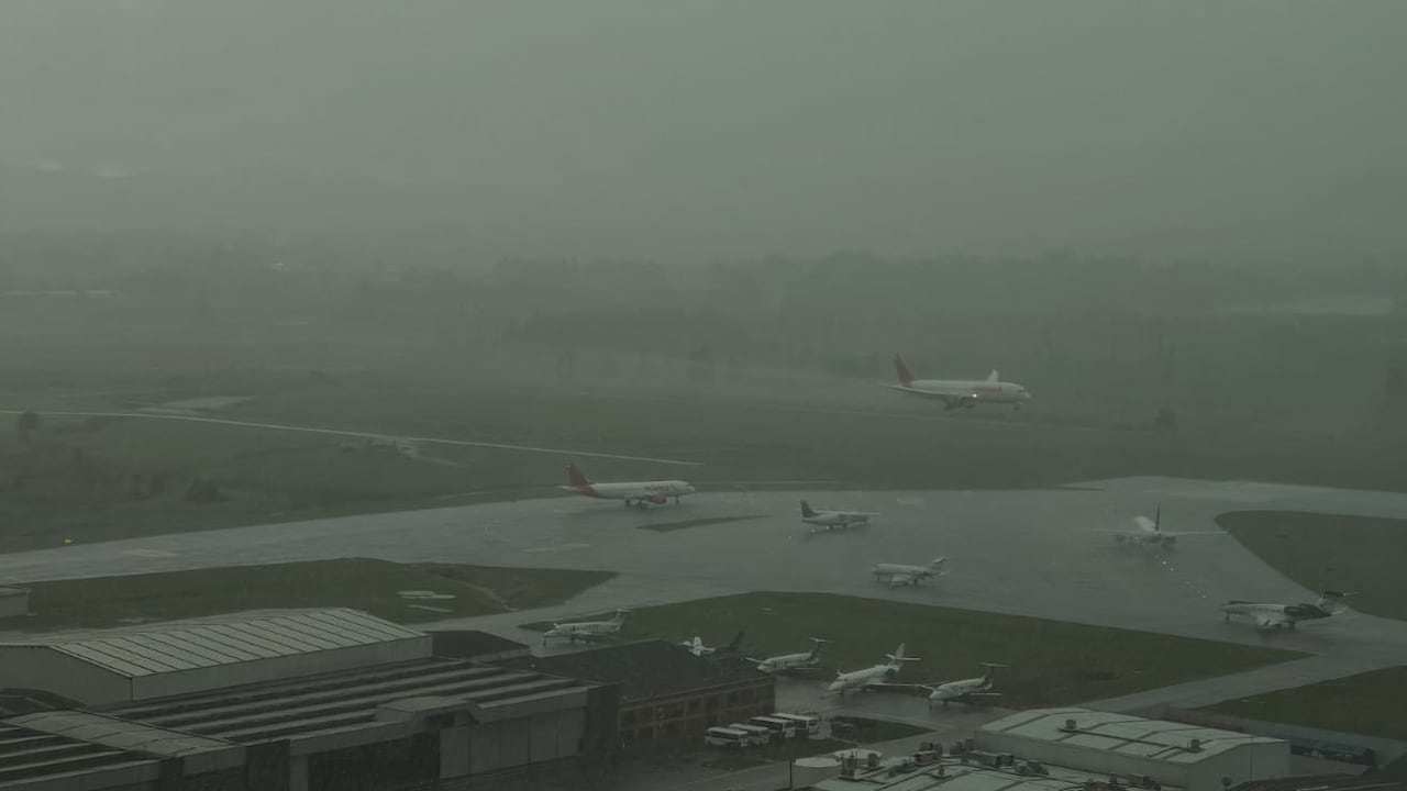 Aerocivil advirtió que los vuelos hacia Bogotá podrían tener retrasos por condiciones meteorológicas